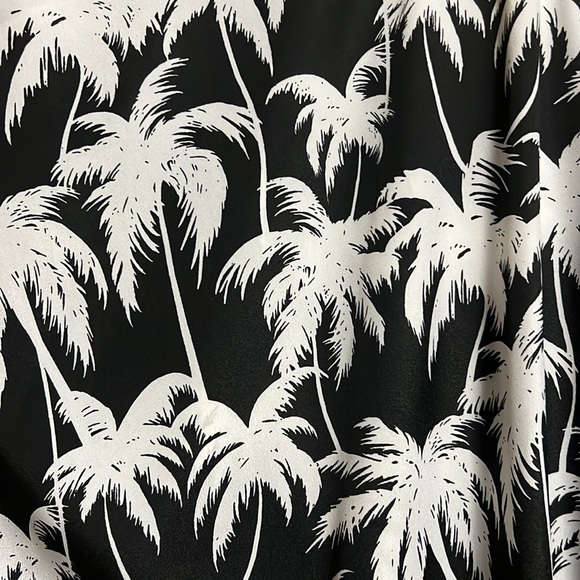 Vince Camuto Oasis Kaftan Top - Picture 3 of 7